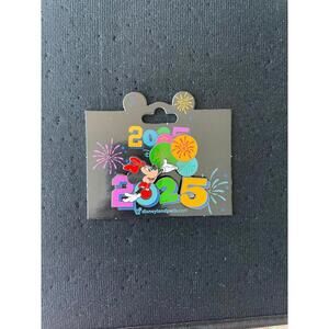 Disneyland Paris 2025 Minnie pin